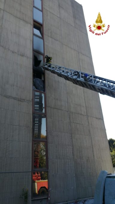 INCENDIO ALL’OSPEDALE DI ACIREALE: NESSUN FERITO