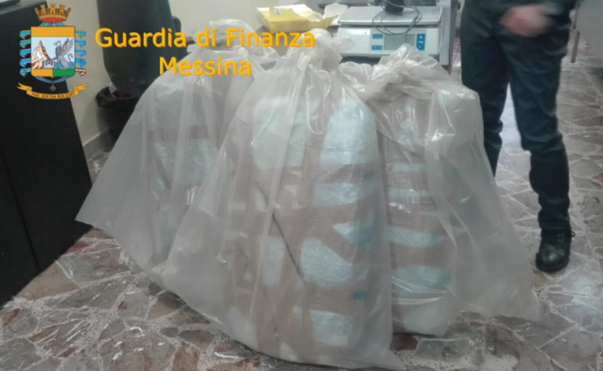 MESSINA: ARRESTATO CORRIERE DELLA DROGA, SEQUESTRATI 30 KG DI MARIJUANA - 