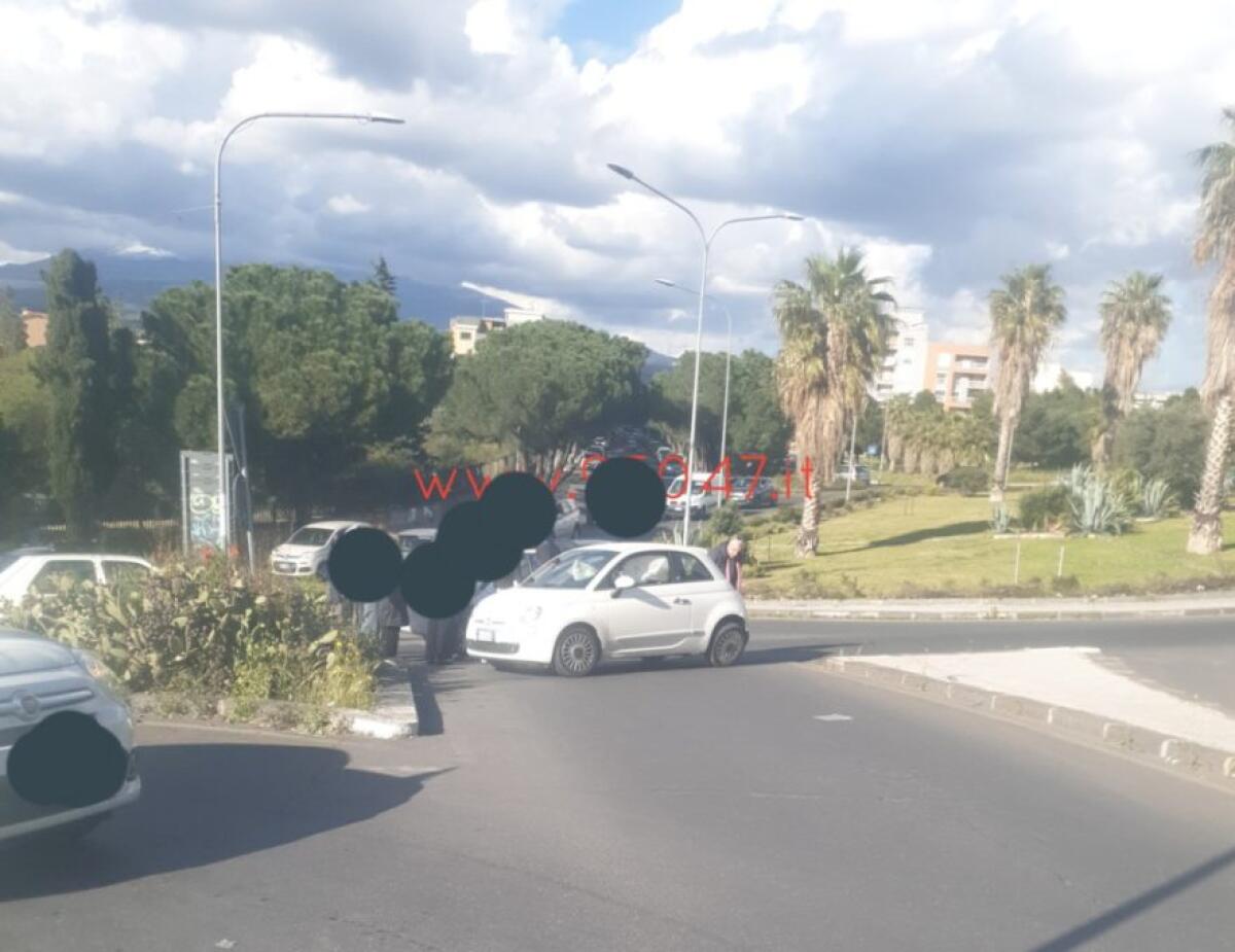 PATERNÒ: INCIDENTE ROTATORIA "CAPPUCCINI" - 