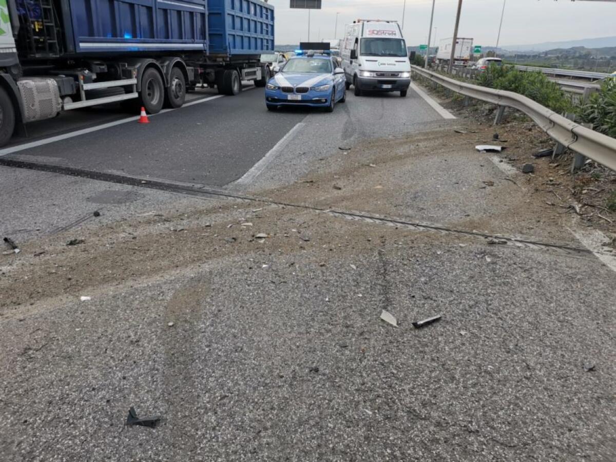 TAMPONAMENTO SULLA TANGENZIALE, RALLENTAMENTI - 