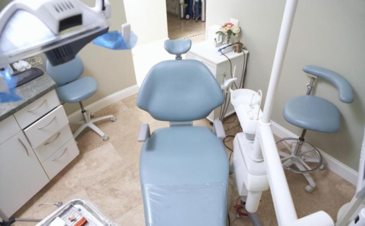 PALERMO, DENTISTA MOLESTÒ UNA PAZIENTE, CONDANNATO A 30 MESI DI CARCERE - 