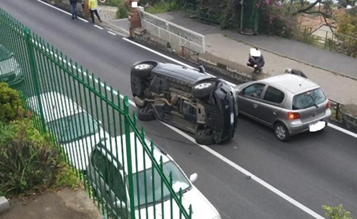AUTO SI RIBALTA A TAORMINA, ALLA GUIDA UN PATERNESE - 