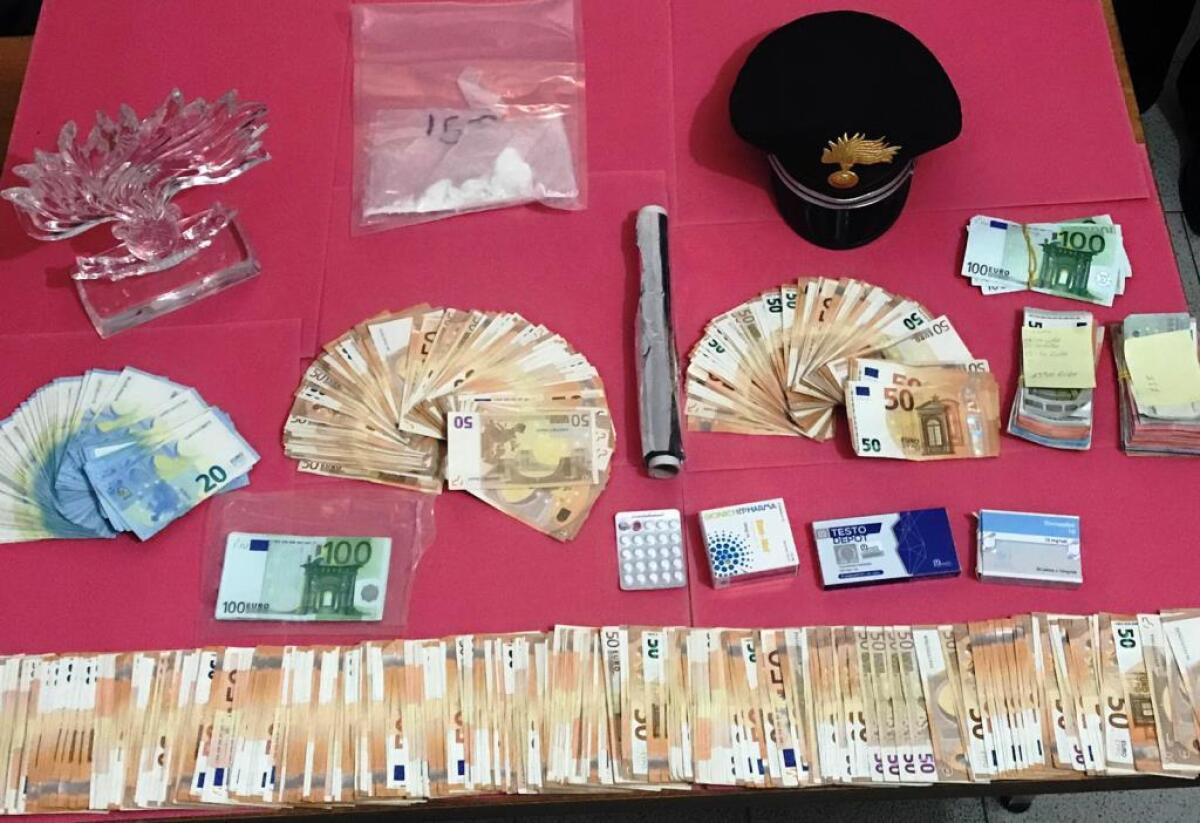 MILITELLO IN VAL DI CATANIA, DROGA E 27MILA EURO IN CASA DI UN COMMERCIANTE: ARRESTATO - 
