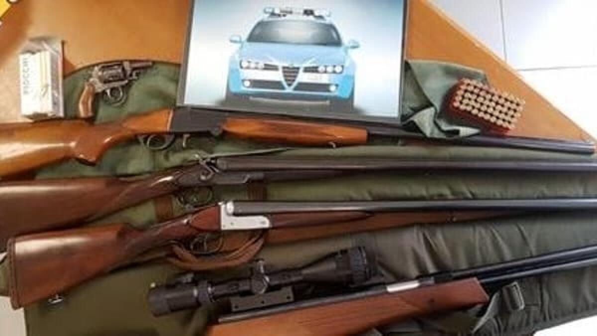 CATANIA: FUCILI TENUTI IRREGOLARMENTE, INDAGATO 80ENNE - 