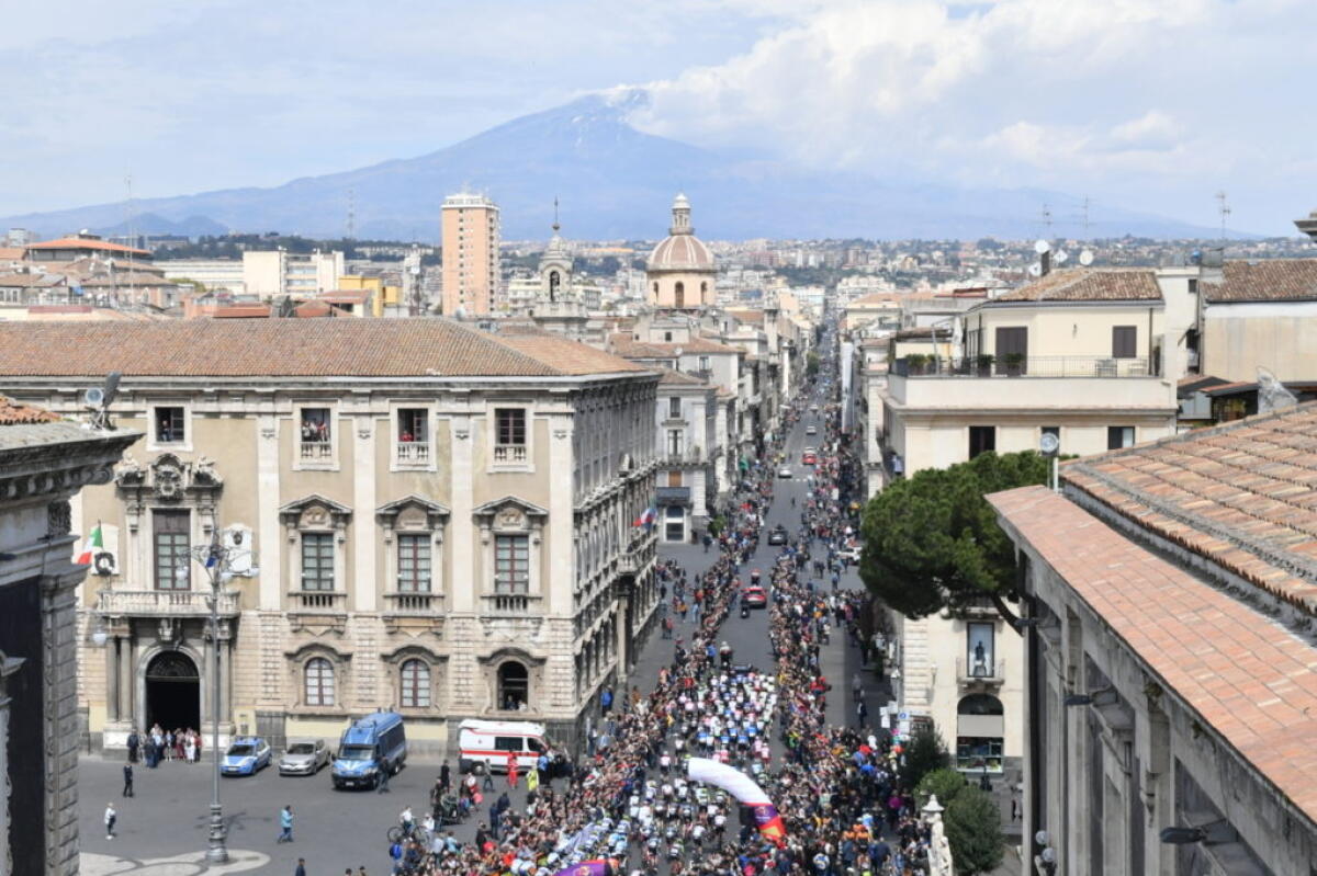 ALLA PRIMA DEL GIRO DI SICILIA BRINDA STACCHIOTTI - FOTO - 