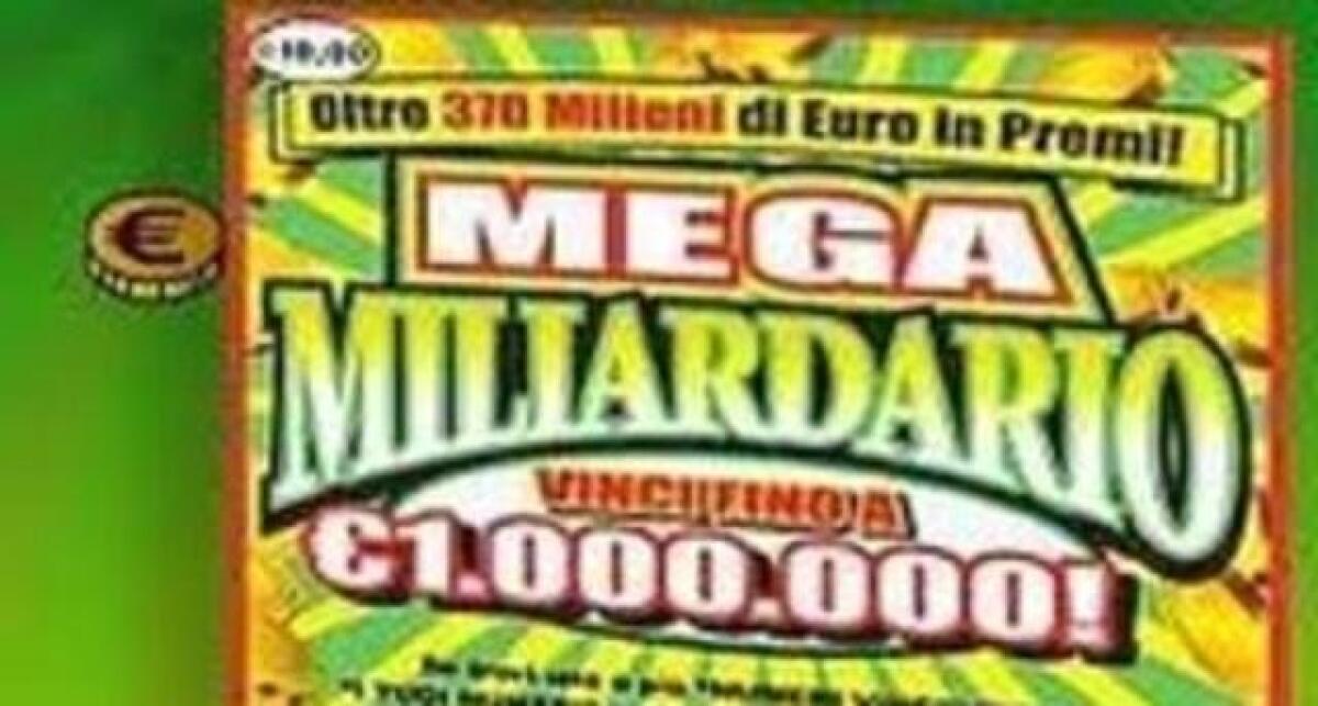 DISOCCUPATO ROVISTA TRA 'GRATTA E VINCI' BUTTATI E VINCE 100MILA EURO A MOLA DI BARI - 