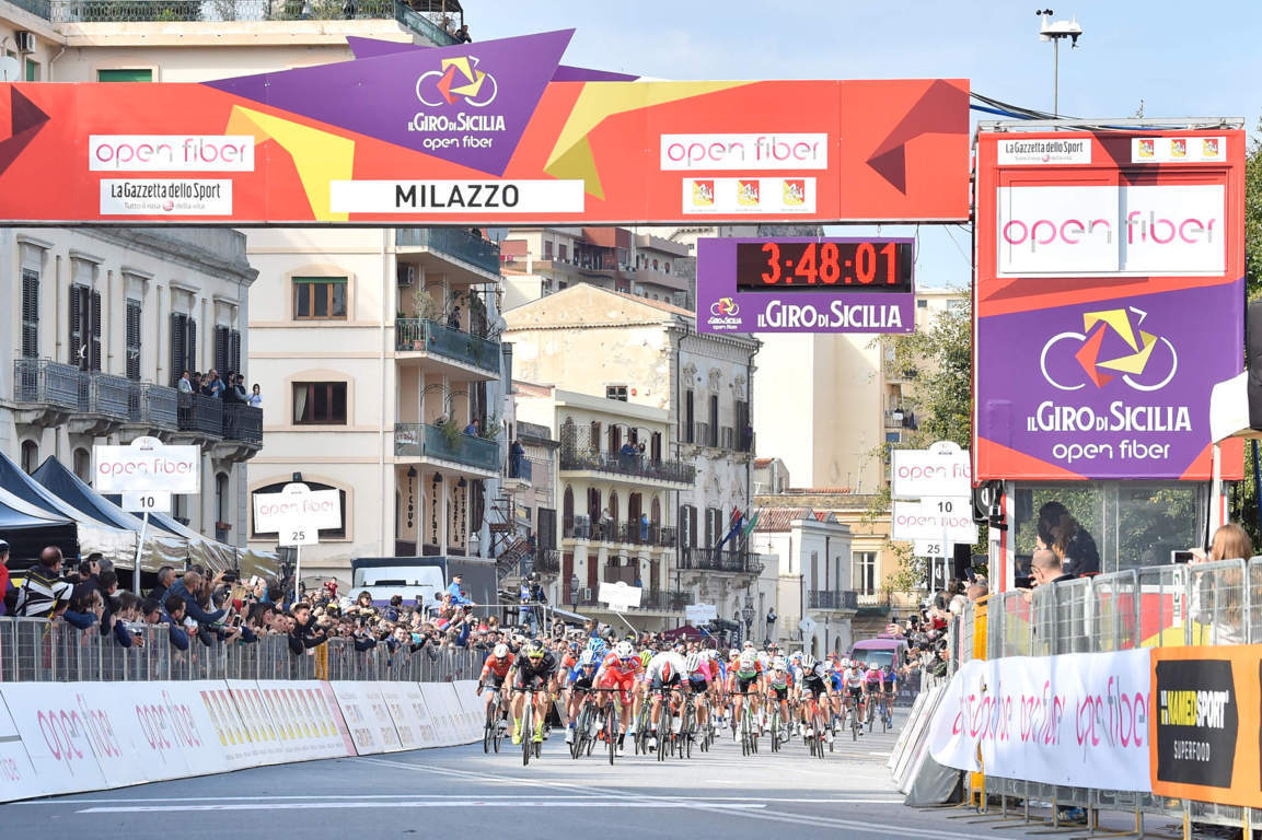 ALLA PRIMA DEL GIRO DI SICILIA BRINDA STACCHIOTTI - FOTO
