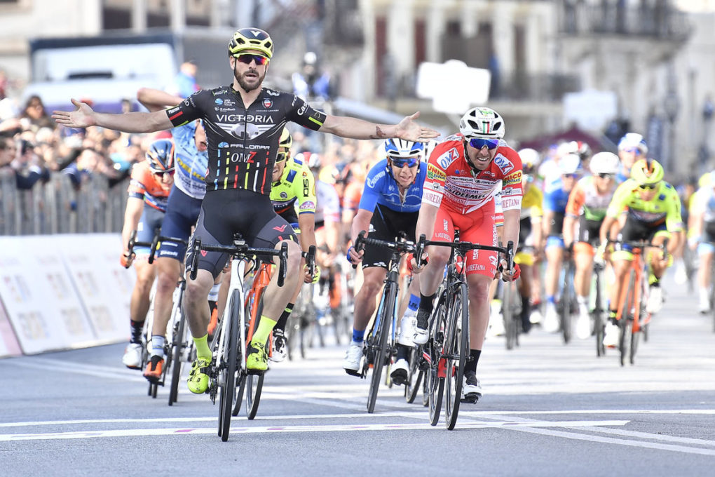 ALLA PRIMA DEL GIRO DI SICILIA BRINDA STACCHIOTTI - FOTO