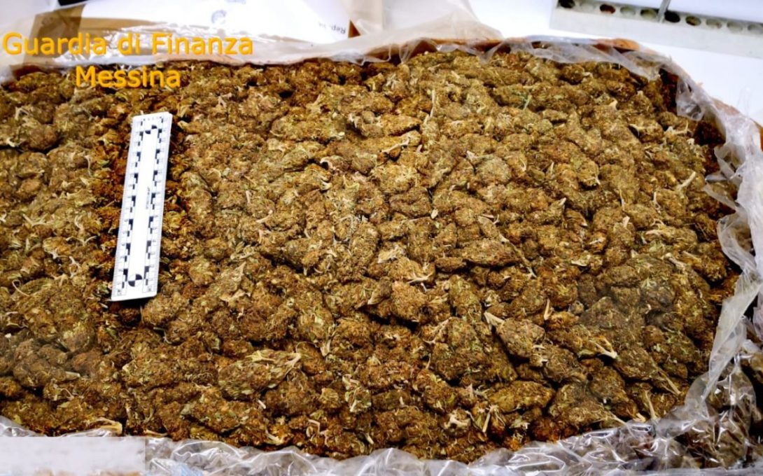 MESSINA: ARRESTATO CORRIERE DELLA DROGA, SEQUESTRATI 30 KG DI MARIJUANA