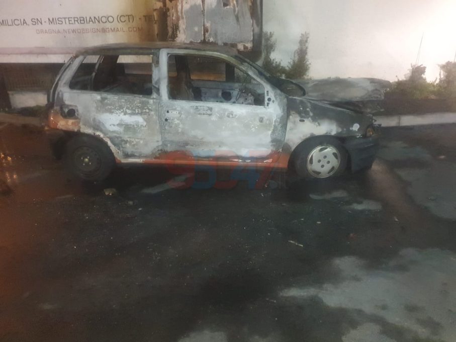 RAPINA, AUTO IN FIAMME E TAMPONAMENTO IERI SULLA SS121