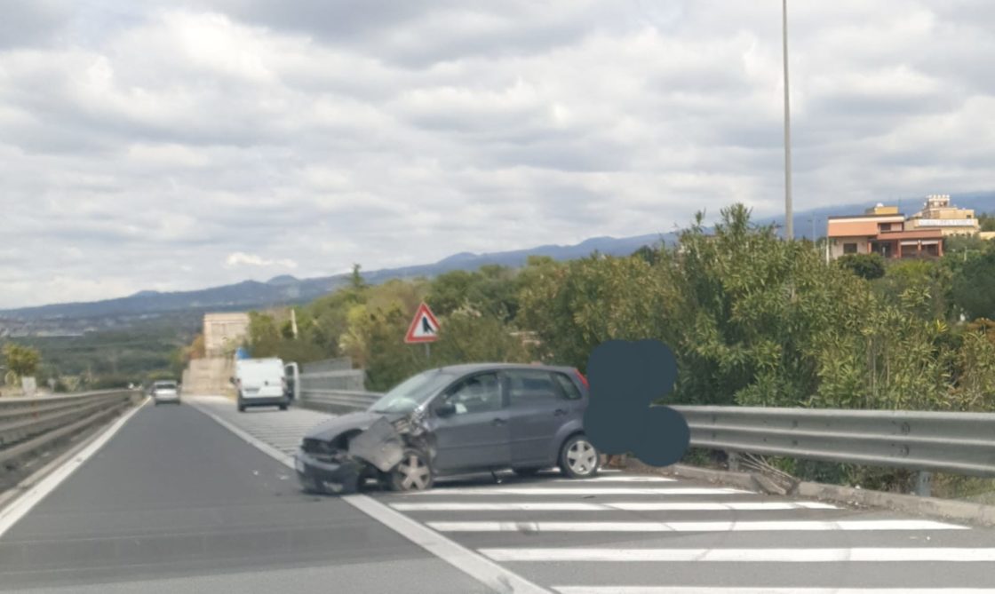 TAMPONAMENTO ALL'INGRESSO DELLO SVINCOLO DI PATERNO'