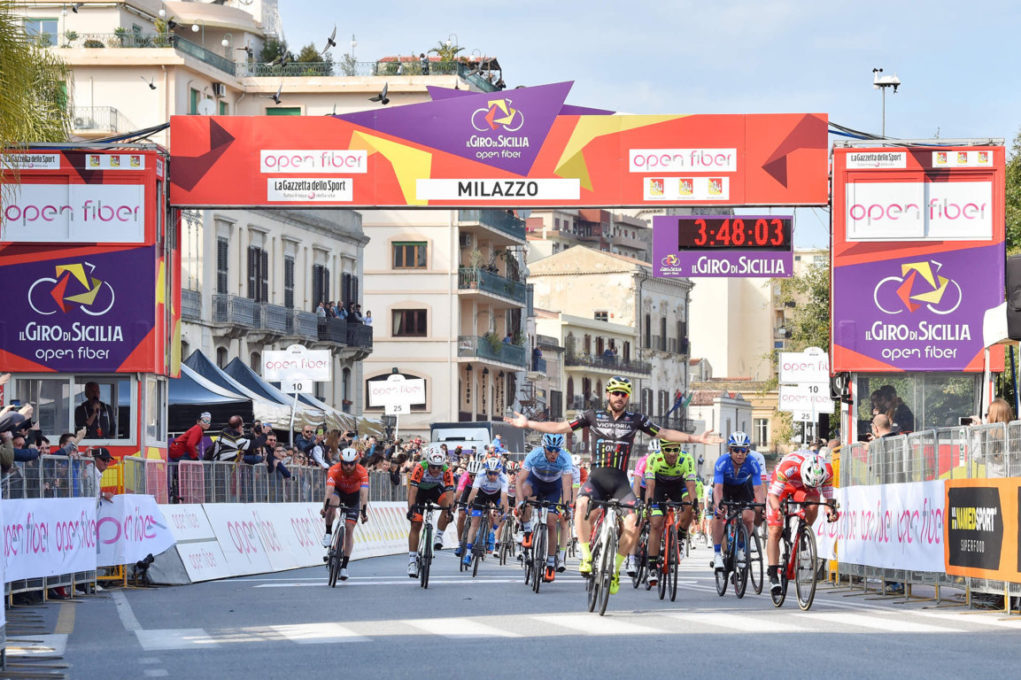 ALLA PRIMA DEL GIRO DI SICILIA BRINDA STACCHIOTTI - FOTO