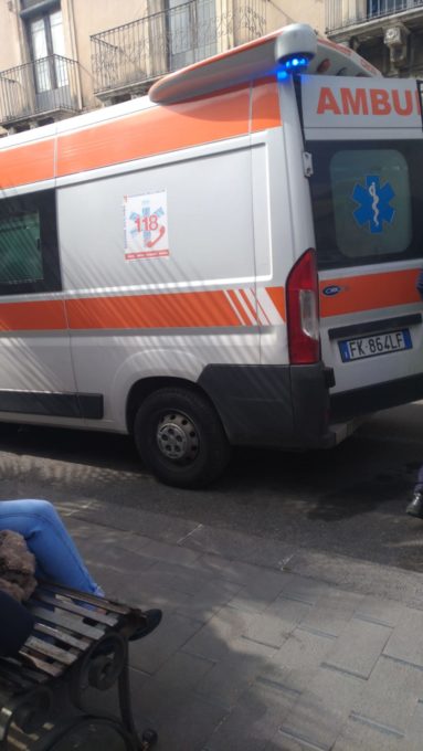 PATERNÒ: INCIDENTE IN VIA GARIBALDI
