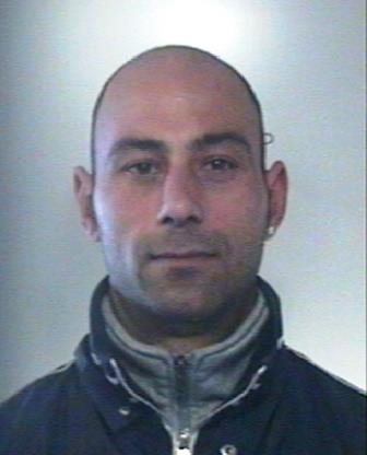 CATANIA: RUBA INFISSI D’ALLUMINIO IN UN CANTIERE, LADRO IN MANETTE