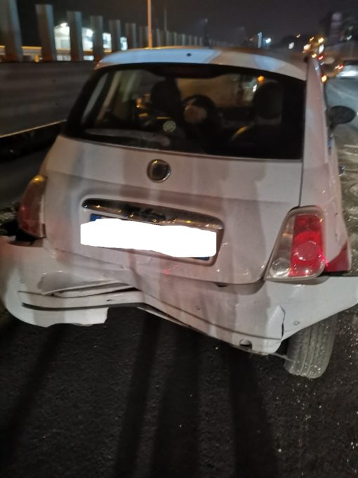 RAPINA, AUTO IN FIAMME E TAMPONAMENTO IERI SULLA SS121