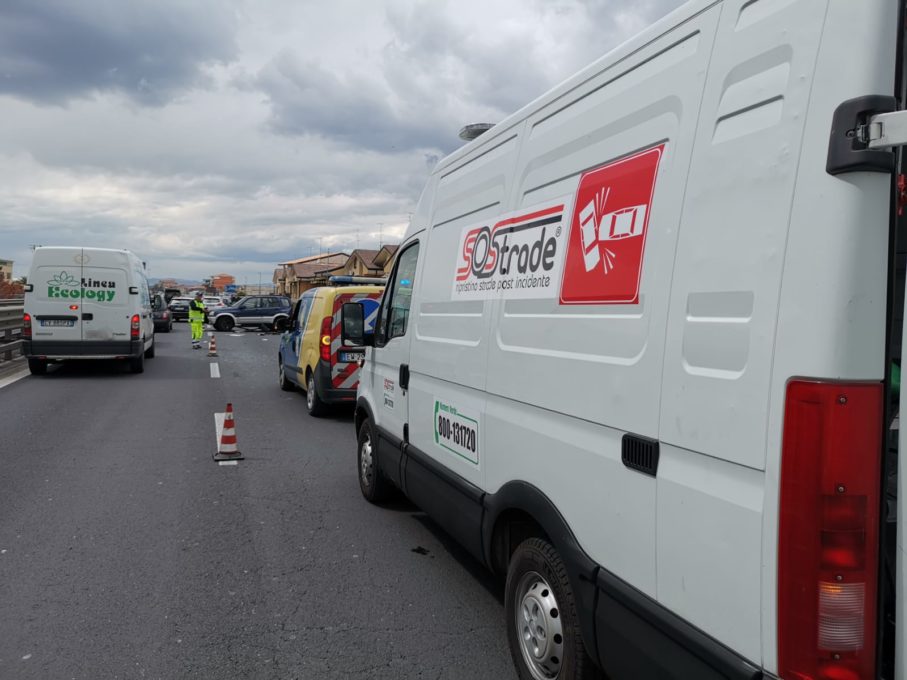 TAMPONAMENTO SULLA SS121, TRE FERITI