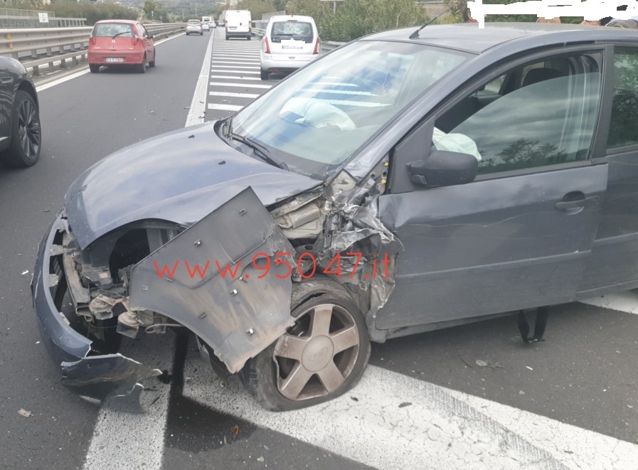 TAMPONAMENTO ALL'INGRESSO DELLO SVINCOLO DI PATERNO'