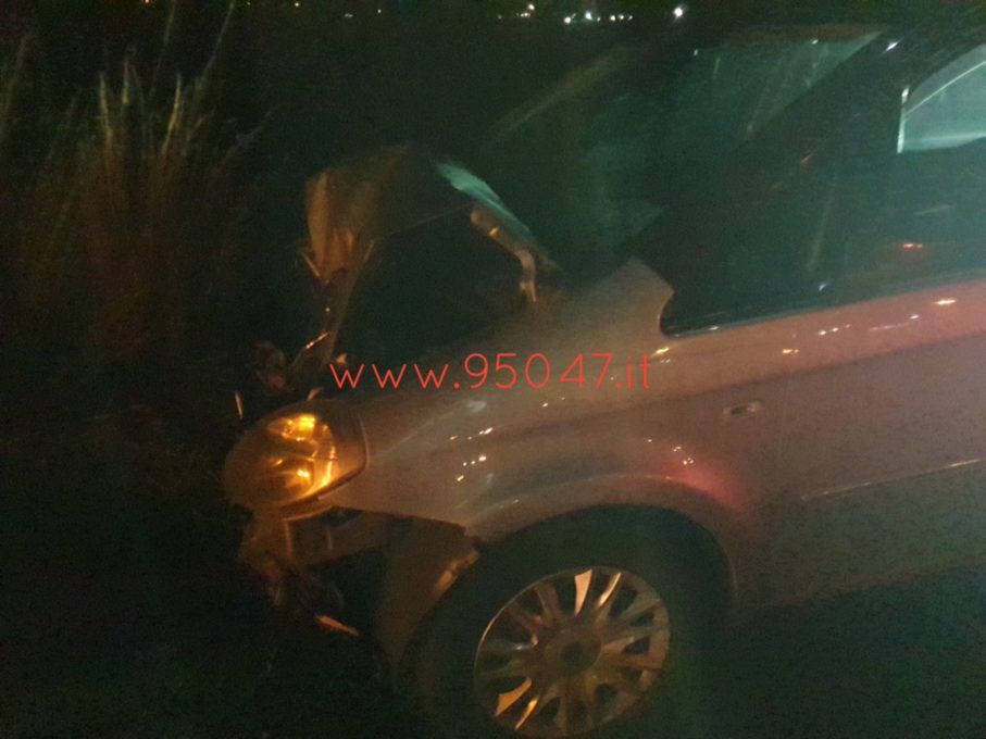 SCONTO FRONTALE, IERI SERA NEI PRESSI DEL CENTRO COMMERCIALE, 2 FERITI