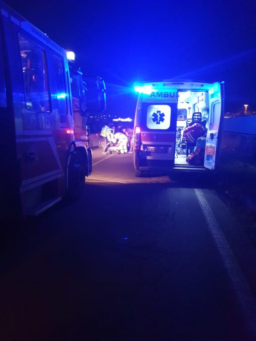 SCONTO FRONTALE NEI PRESSI DEL CENTRO COMMERCIALE, 2 FERITI