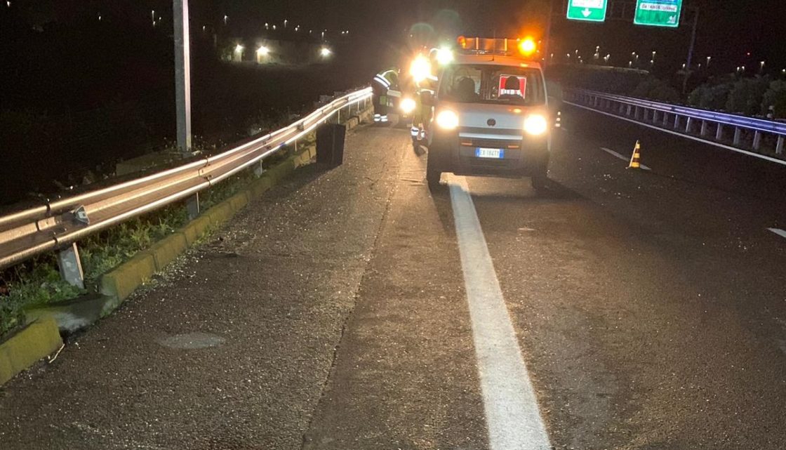 TRAGEDIA SFIORATA QUESTA NOTTE SULL'A19