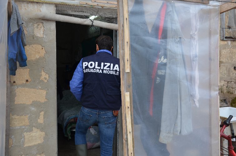 SCICLI, ARRESTATI DUE IMPRENDITORI PER SFRUTTAMENTO DELLA MANODOPERA