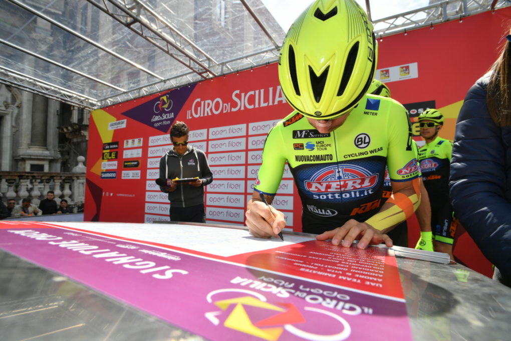 ALLA PRIMA DEL GIRO DI SICILIA BRINDA STACCHIOTTI - FOTO
