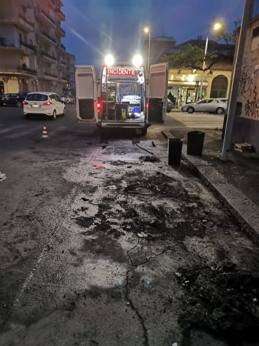 CATANIA: AUTO IN FIAMME, TANTA PAURA MA NESSUN FERITO