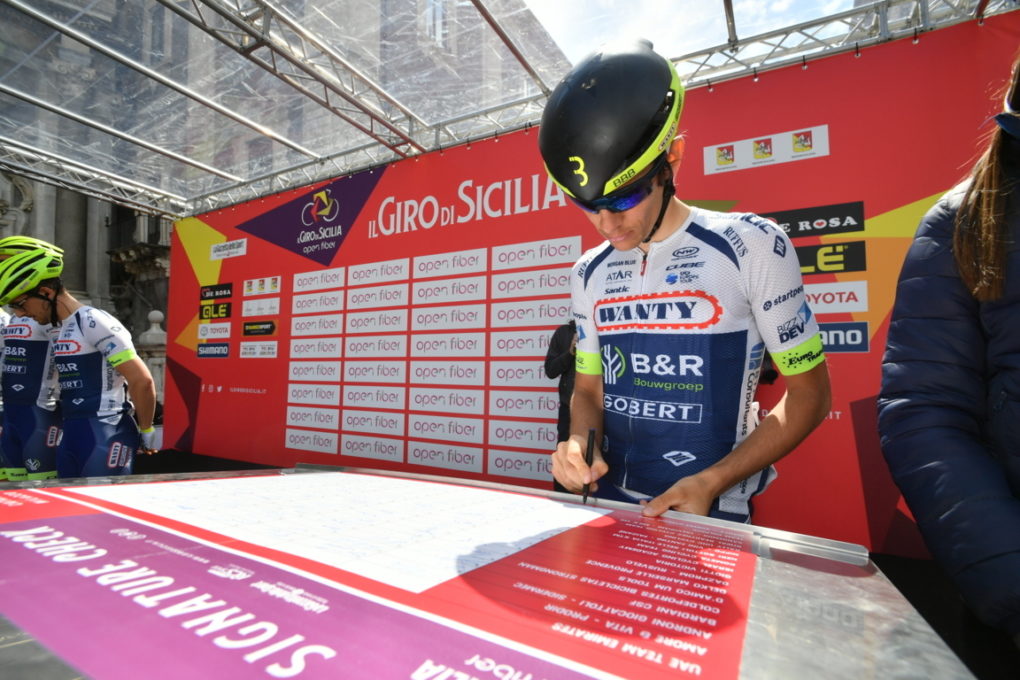 ALLA PRIMA DEL GIRO DI SICILIA BRINDA STACCHIOTTI - FOTO