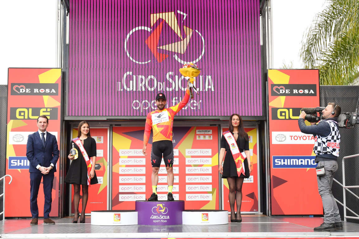 ALLA PRIMA DEL GIRO DI SICILIA BRINDA STACCHIOTTI - FOTO