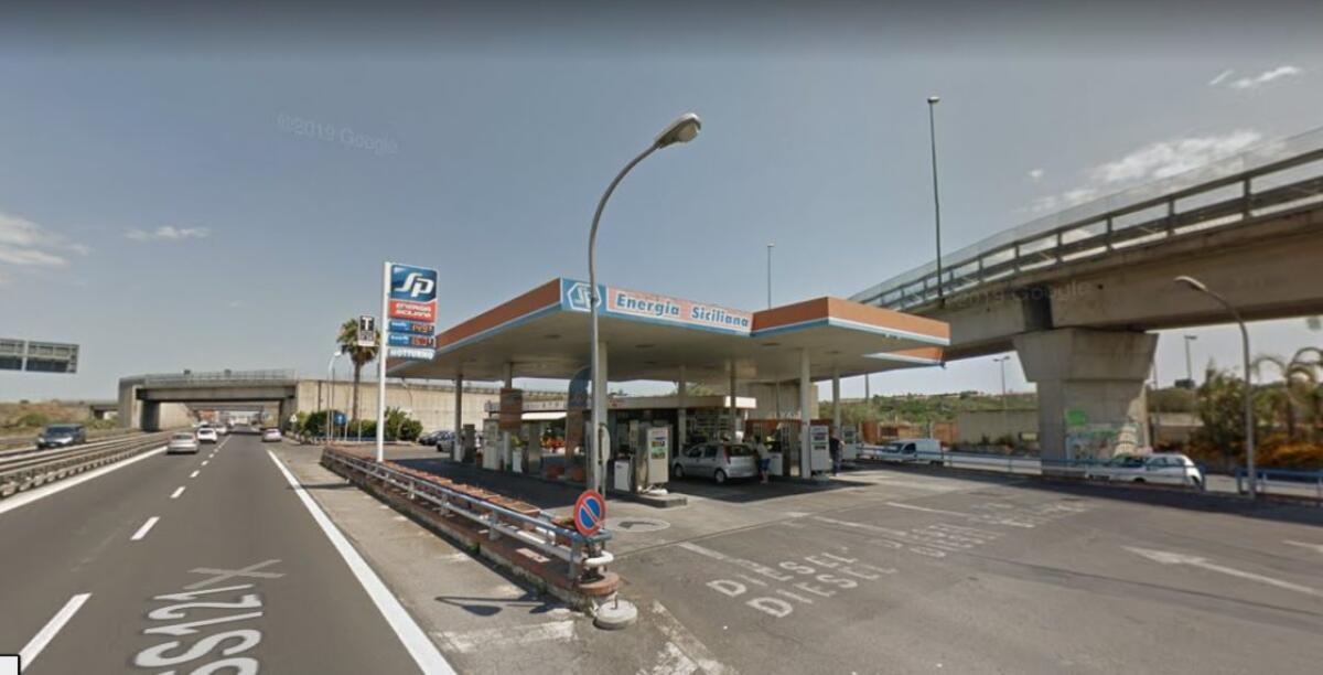 RAPINA AD UN DISTRIBUTORE SULLA SS121 - 