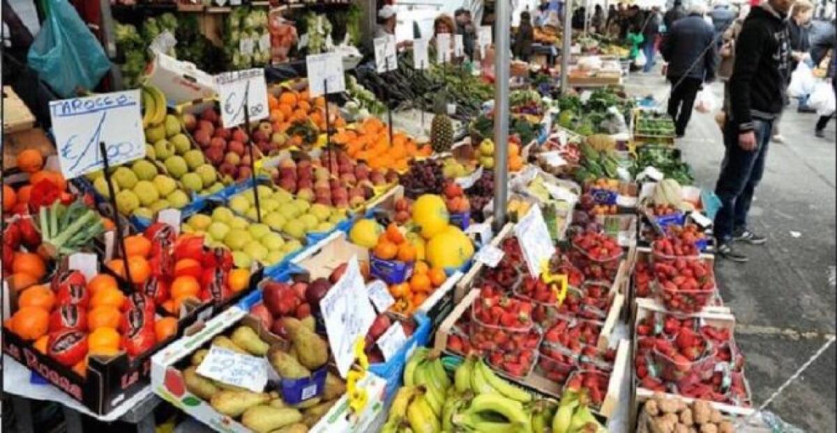 CATANIA, MERCATO DI PIAZZA EROI D’UNGHERIA: SANZIONI PER AMBULANTI E ABUSIVI - 