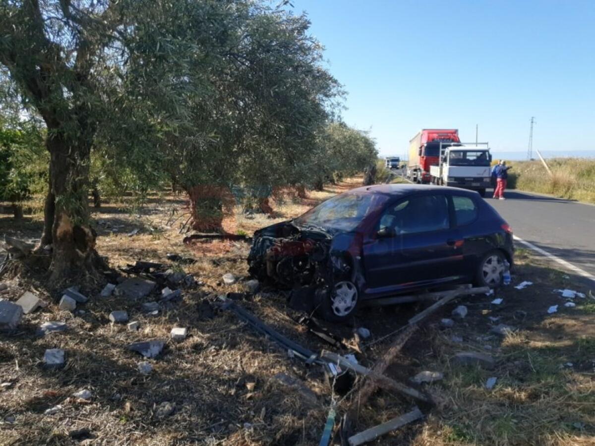 GRAVE INCIDENTE SULLA SP77, FERITA UNA RAGAZZA PATERNESE - 