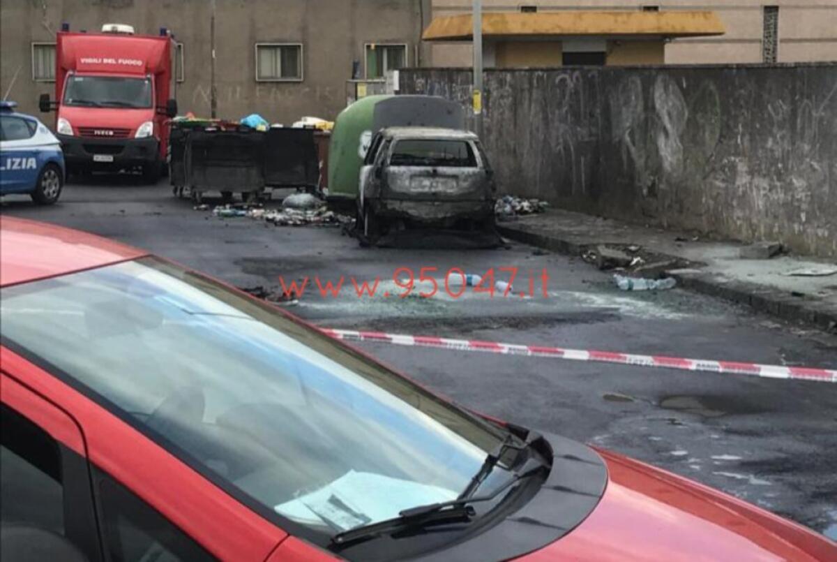 CATANIA, È MORTO L'UOMO CHE IERI ERA RIMASTO DENTRO AUTO IN FIAMME - 