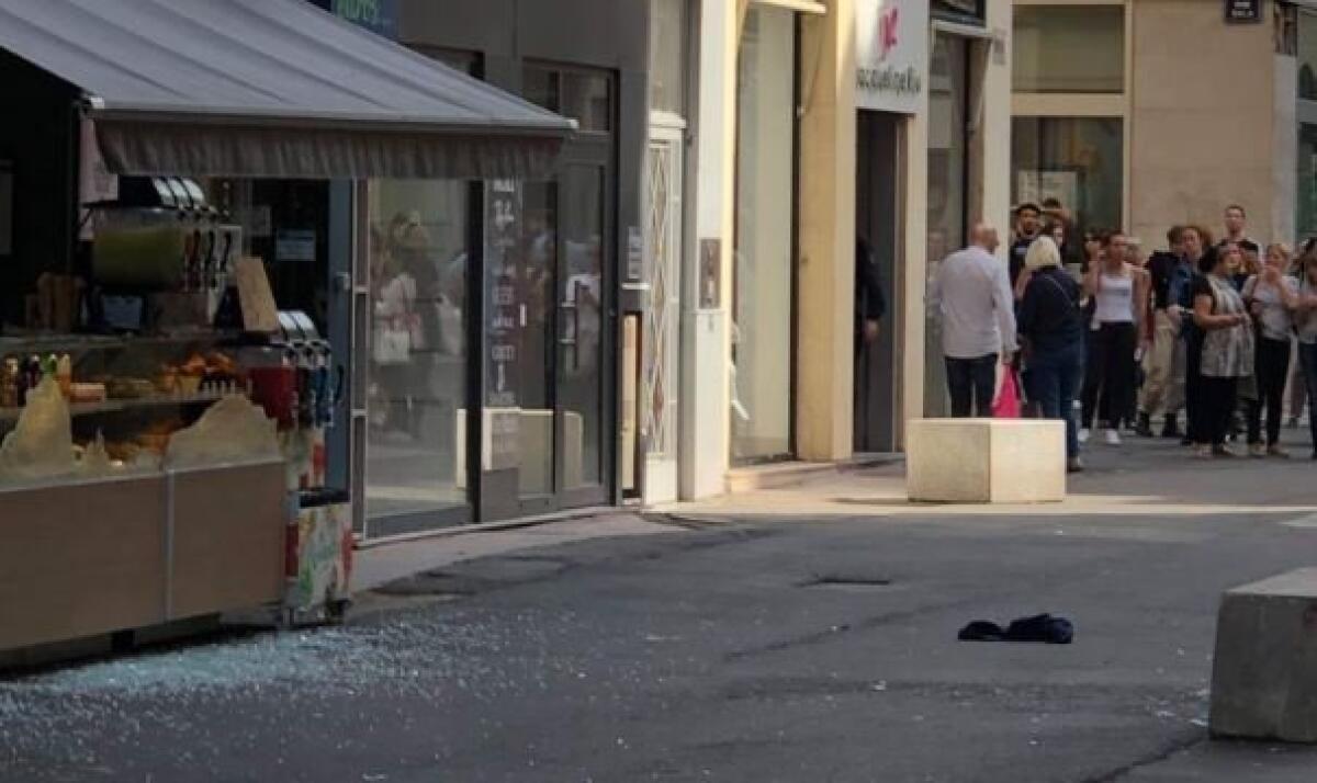 ESPLOSIONE NEL CENTRO DI LIONE, IN FRANCIA. ALMENO 8 FERITI - 