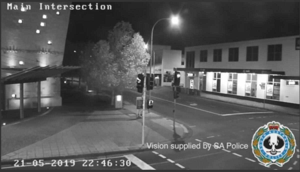 IL VIDEO DEL METEORITE CHE HA ILLUMINATO A GIORNO IL CIELO NOTTURNO DELL'AUSTRALIA - 