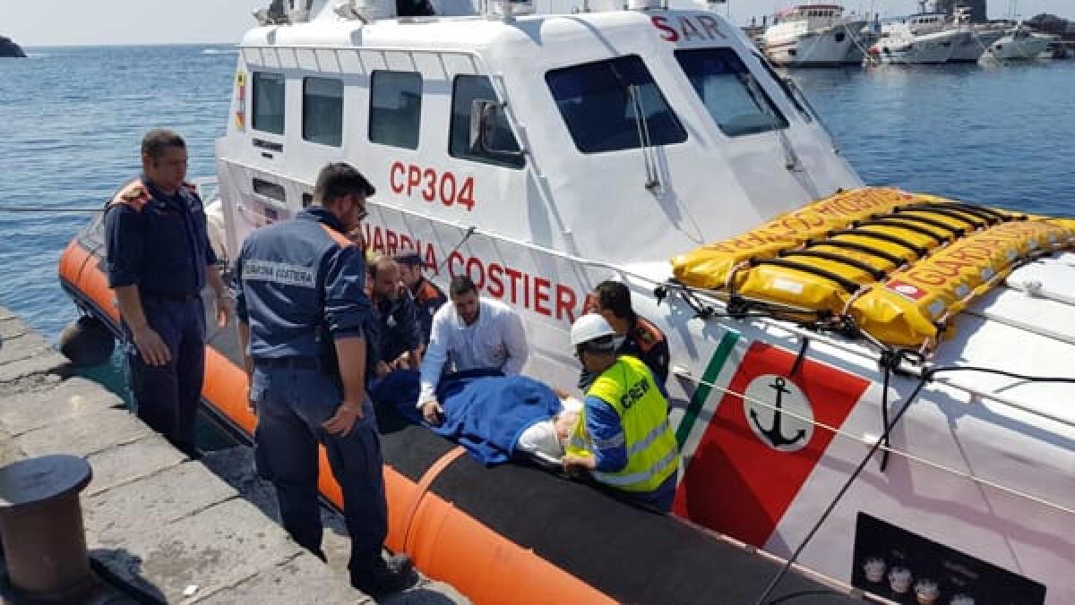 COLTO DA ICTUS SUL TRAGHETTO SALERNO-CATANIA: 59ENNE DI ENNA SOCCORSO IN MARE E TRASPORTATO AL CANNIZZARO - 