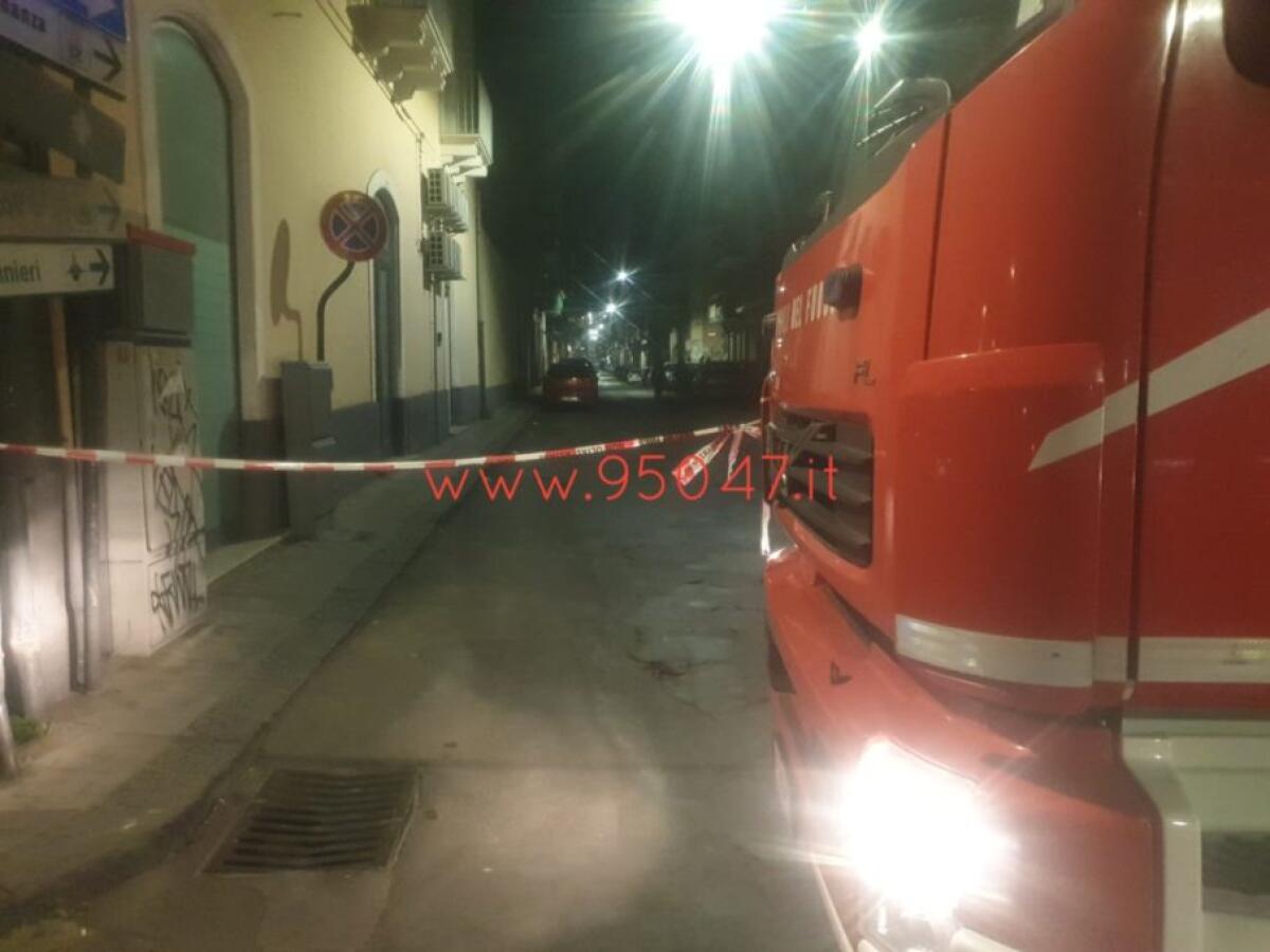PATERNÒ: FUGA DI GAS VIA CIRCUMVALAZIONE, STRADA CHIUSA - 