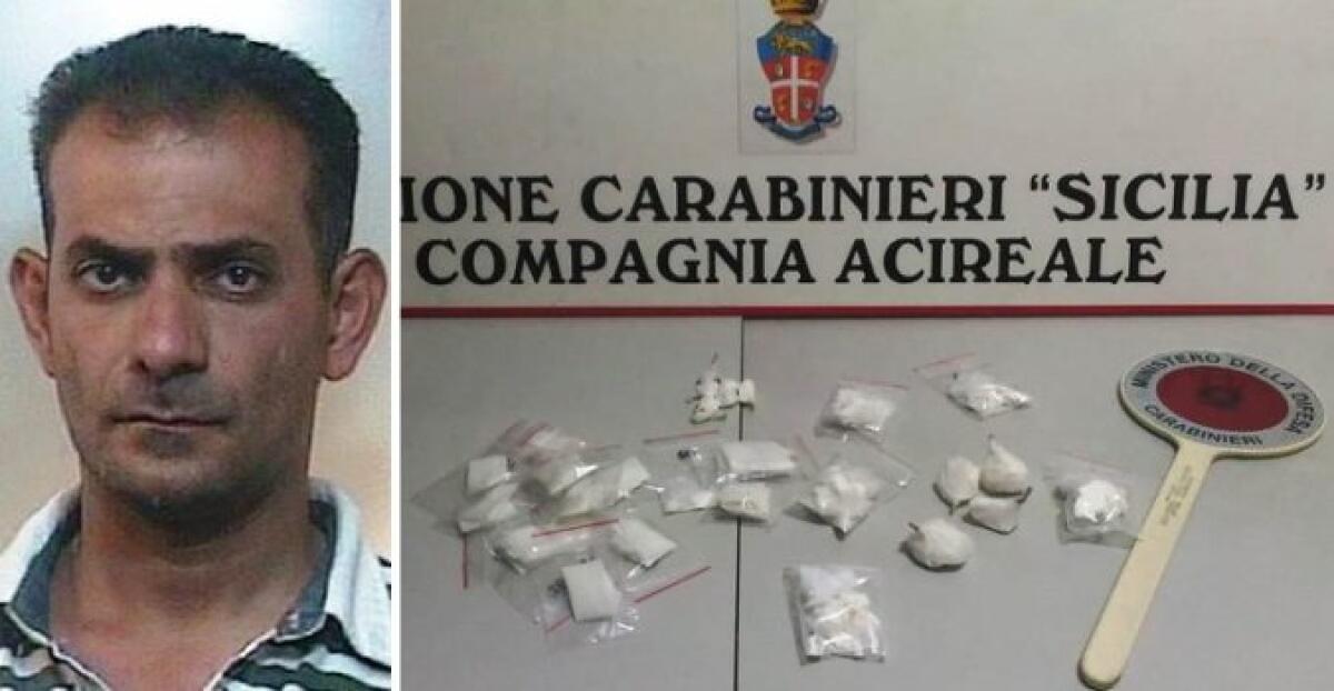 ACI CATENA: I CARABINIERI BUSSANO ALLA PORTA E LUI GETTA LA “COCA” NELLA GRONDAIA: ARRESTATO - 