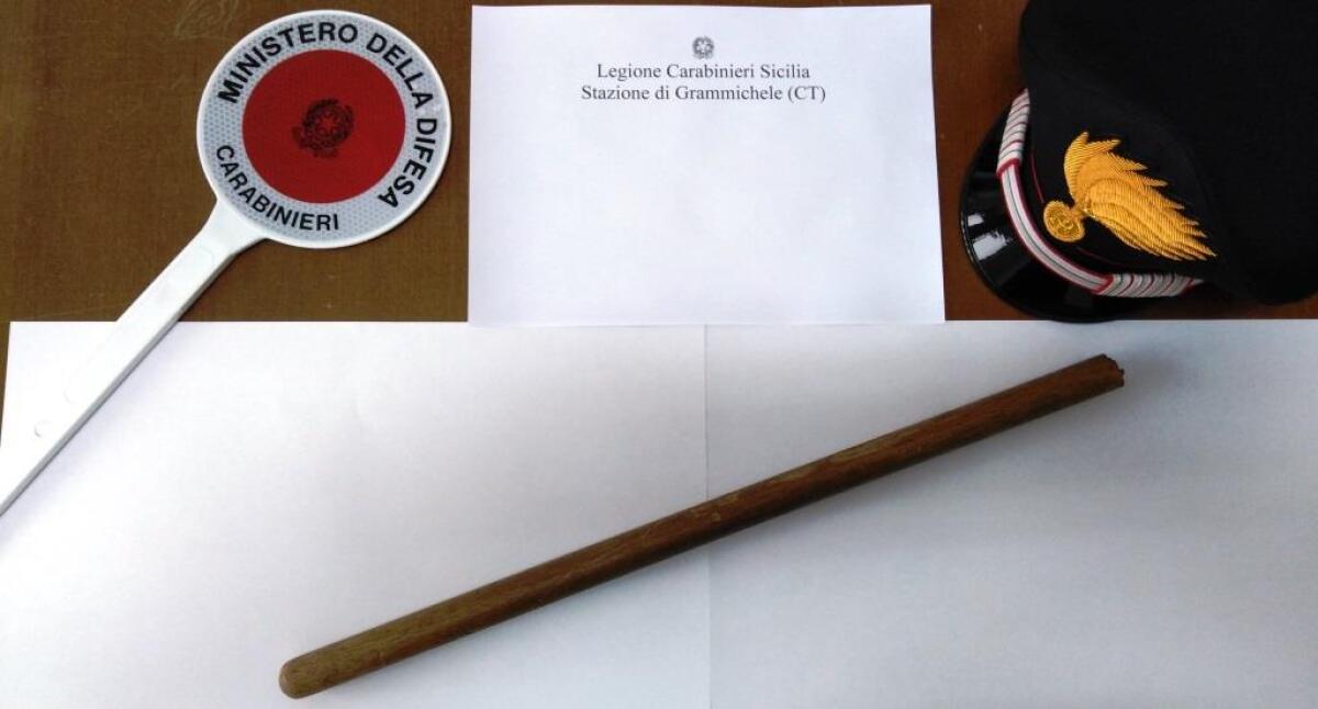 GRAMMICHELE: ARMATO DI BASTONE MINACCIA PRIMA LA EX E POI I CARABINIERI, ARRESTATO - 