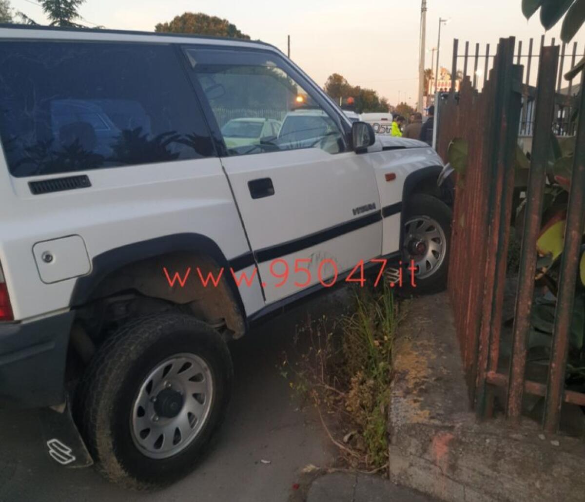 INCIDENTE NEI PRESSI DEL CENTRO COMMERCIALE, NESSUN FERITO - 