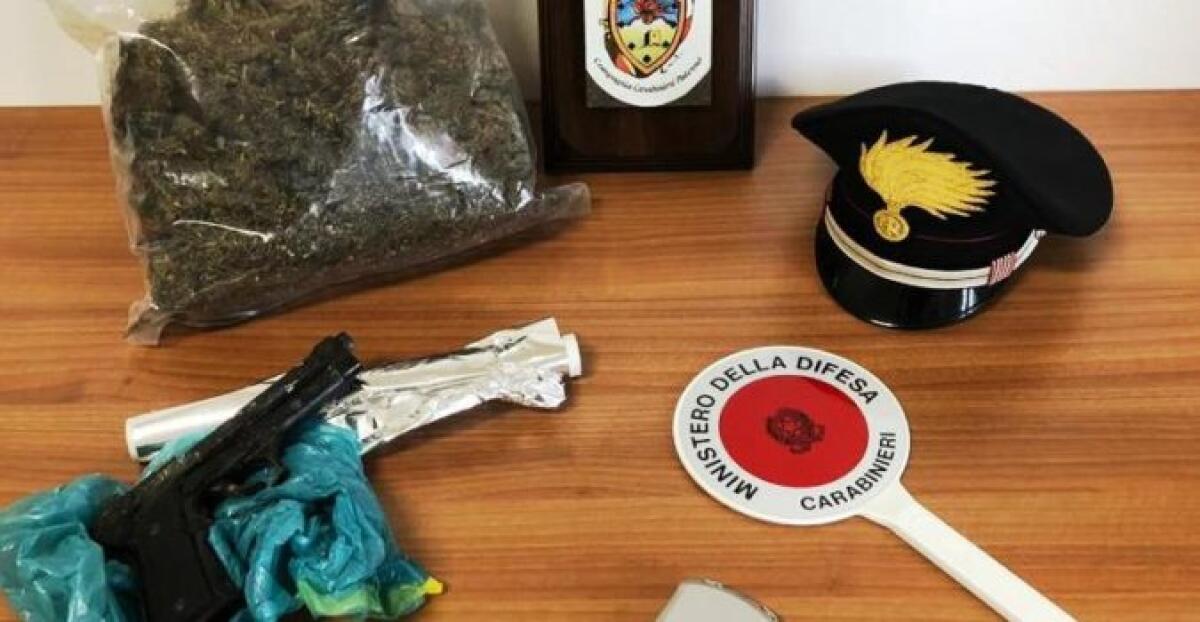 BELPASSO: SORPRESI IN GARAGE A PREPARARE LE DOSI DI DROGA: IN MANETTE - 