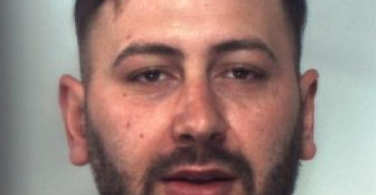 PALAGONIA: PICCHIA UN AUTOMOBILISTA A CUI AVEVA TAGLIATO LA STRADA, IN MANETTE - 