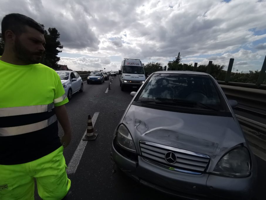INCIDENTE SS121 IN DIREZIONE CATANIA, UN FERITO