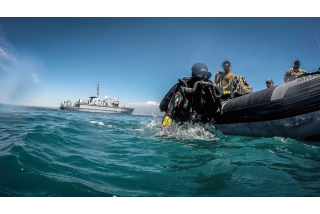 MARINA MILITARE: RIMOSSO ORDIGNO BELLICO NEI PRESSI DI CATANIA - FOTO E VIDEO