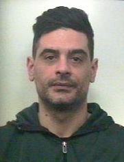 BELPASSO: SORPRESI IN GARAGE A PREPARARE LE DOSI DI DROGA: IN MANETTE