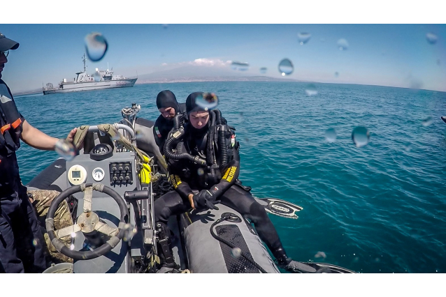 MARINA MILITARE: RIMOSSO ORDIGNO BELLICO NEI PRESSI DI CATANIA - FOTO E VIDEO