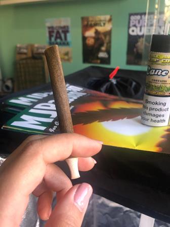 CONTROLLI PRESSO I VENDITORI DI "CANNABIS LIGHT", SCATTA IL PRIMO SEQUESTRO