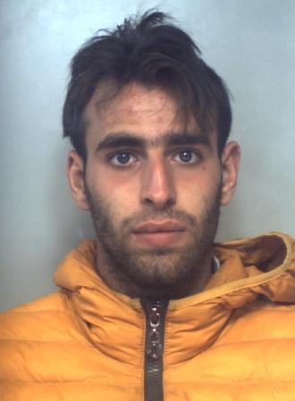 CATANIA: ARRESTATI DUE TACCHEGGIATORI A “PORTE DI CATANIA”, UNO HA 15 ANNI