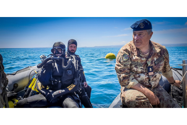 MARINA MILITARE: RIMOSSO ORDIGNO BELLICO NEI PRESSI DI CATANIA - FOTO E VIDEO