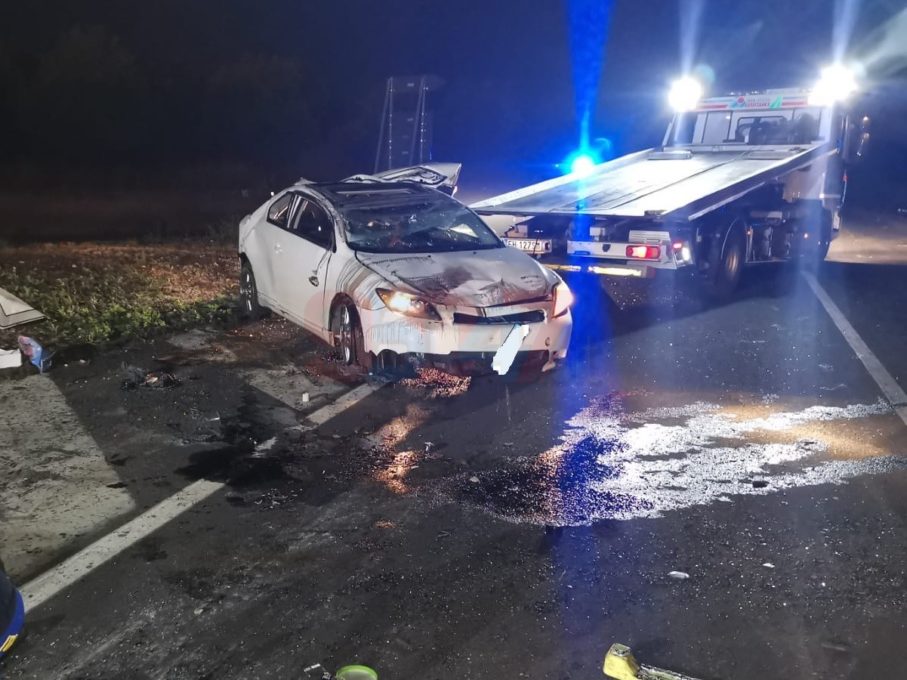 MISTERBIANCO: PERDE IL CONTROLLO E SI RIBALTA, FERITO IL CONDUCENTE